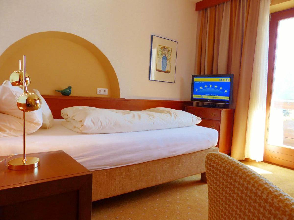 Hotel Garni Zerzer Serfaus Ngoại thất bức ảnh